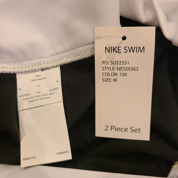 Nike Swim 2pc Swimsuit Size Small or Medium - Picture 8 of 9